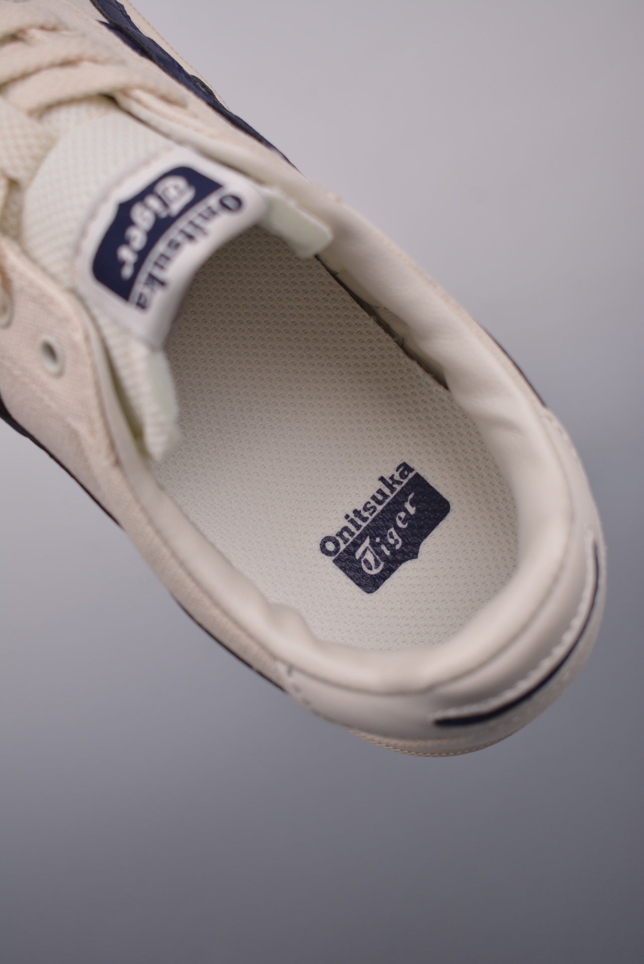 ASICS Onitsuka Tiger Tokuten