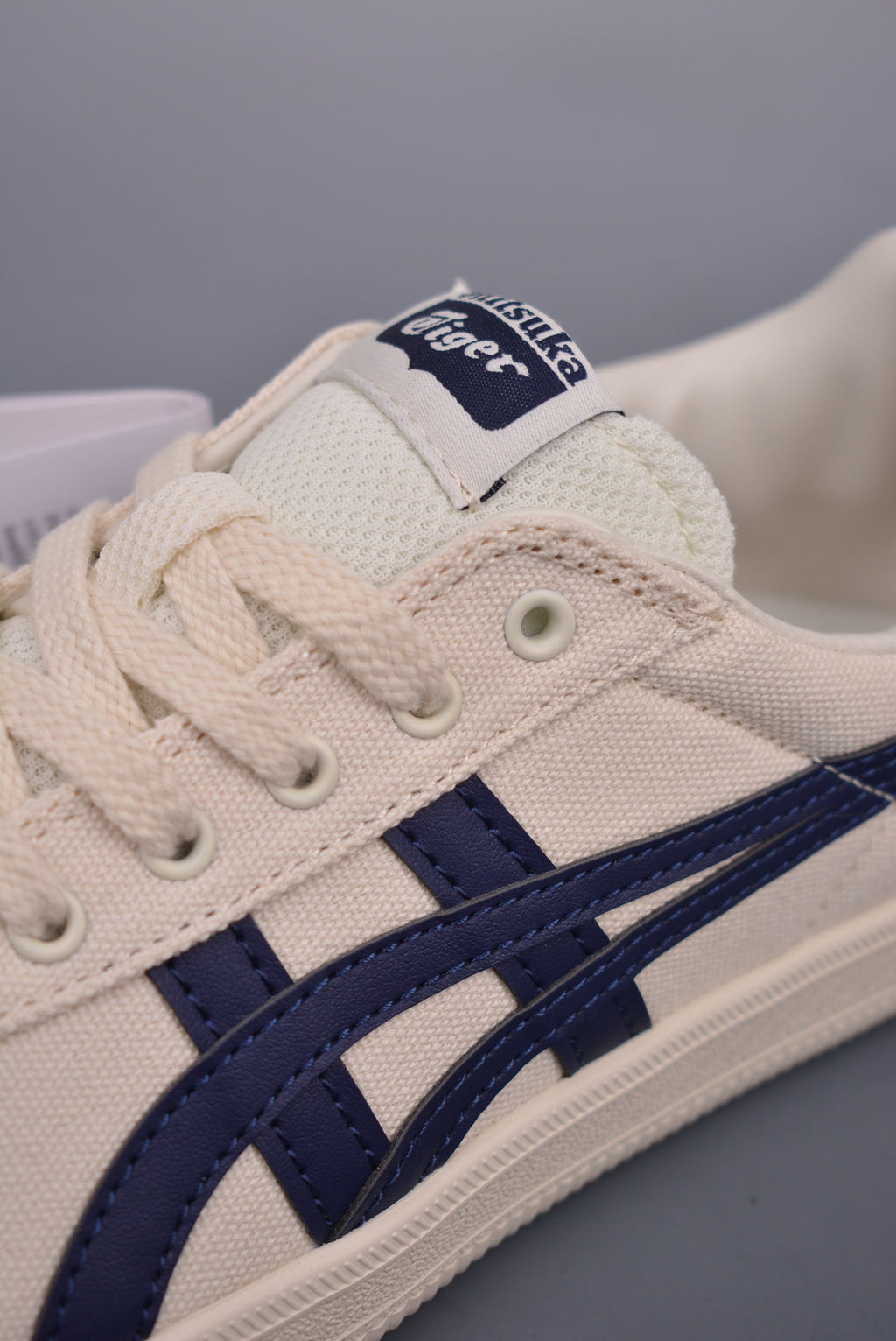 ASICS Onitsuka Tiger Tokuten