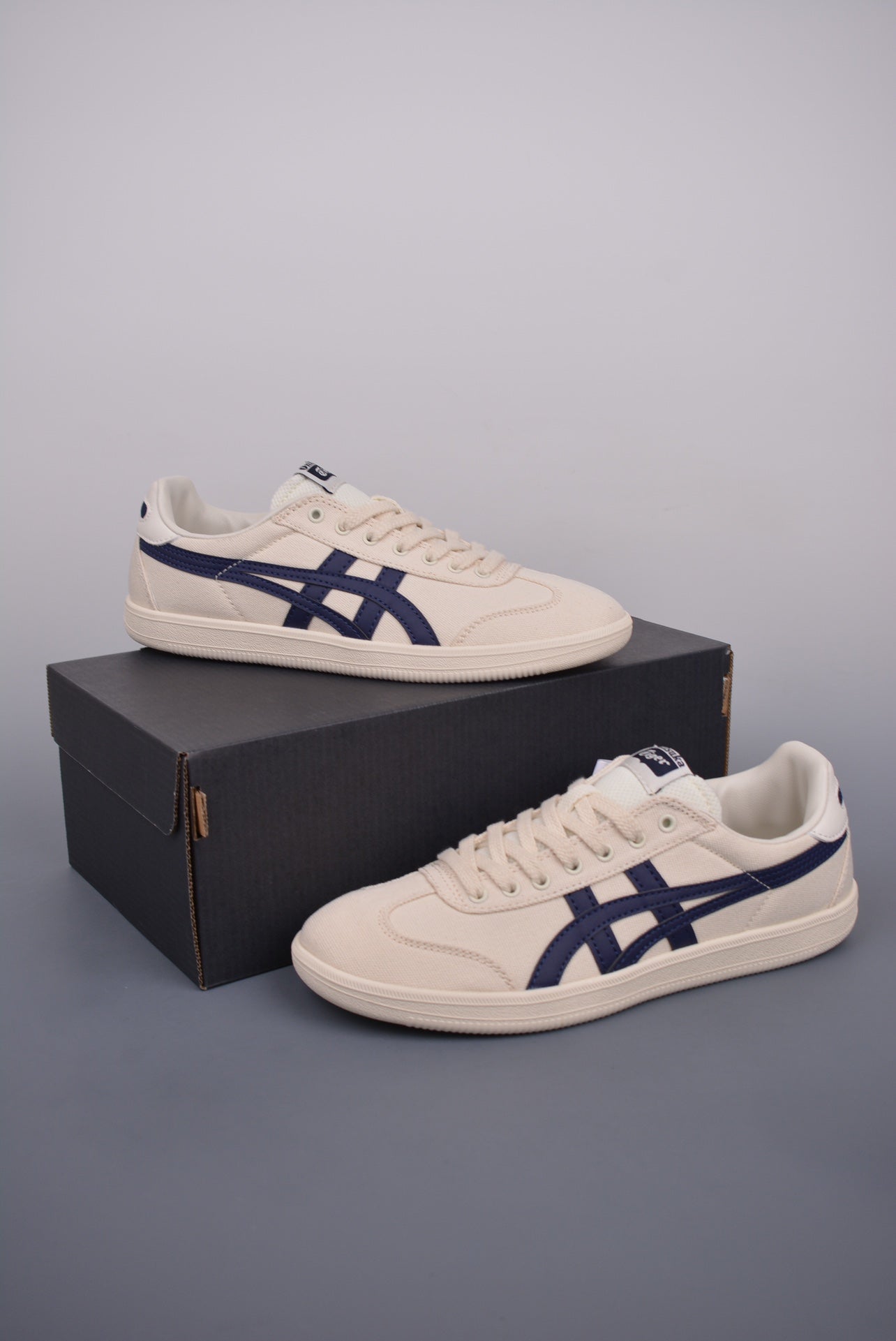 ASICS Onitsuka Tiger Tokuten