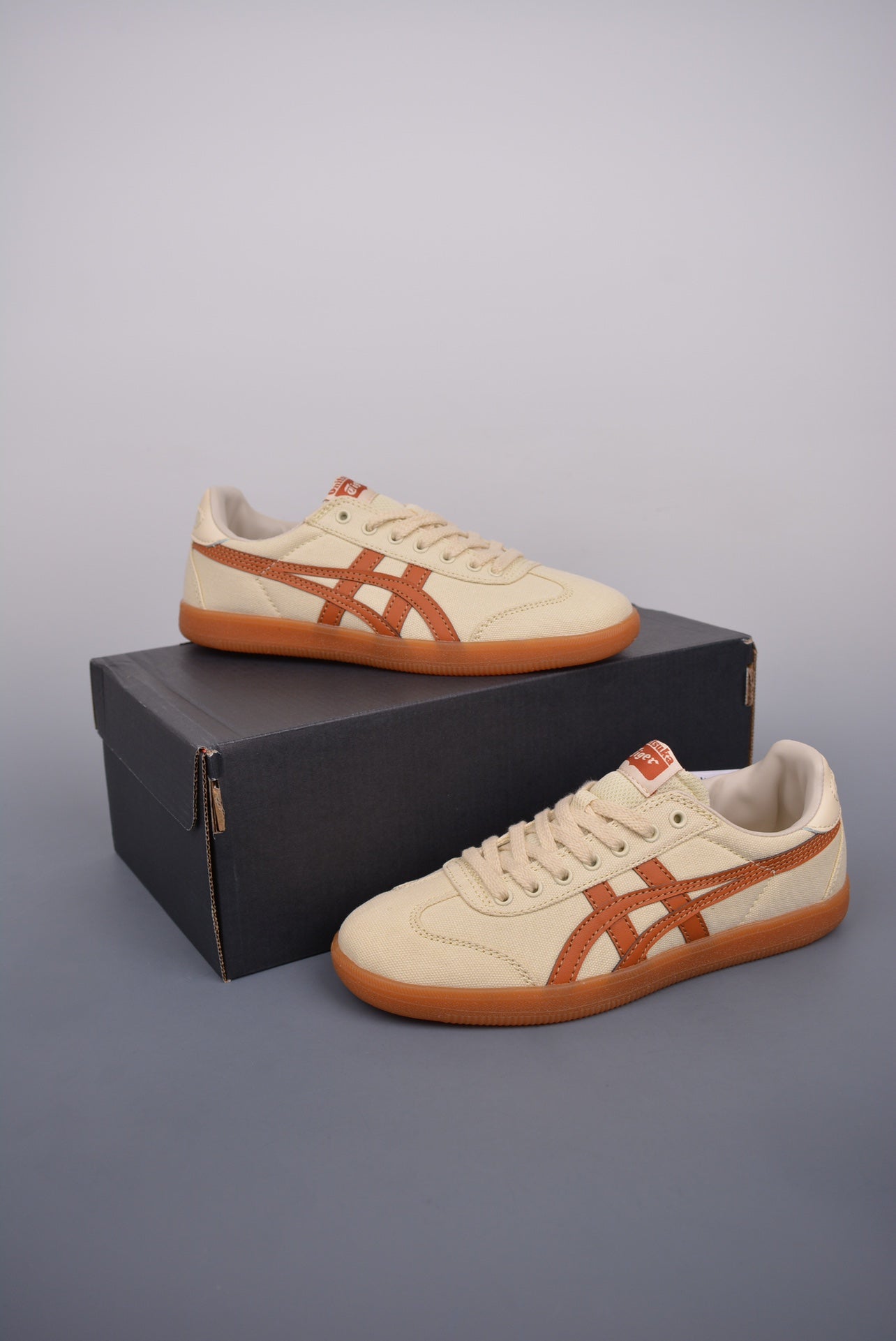 ASICS  Onitsuka Tiger Tokuten